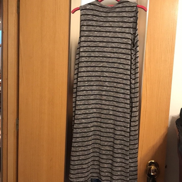 LuLaRoe XS long sweater vest/duster with large slit on each side. Grey and black - Picture 5 of 7